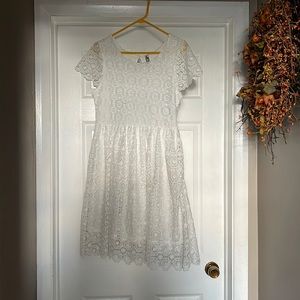 White, lace dress